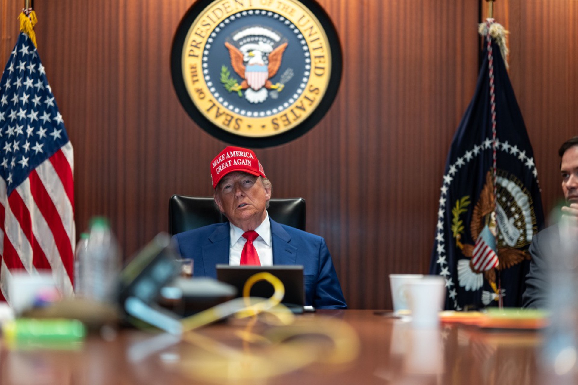 Главное к утру 22 марта: Трамп поставил ультиматум, россиянин победил в UFC, задержан замглавы «Знания»