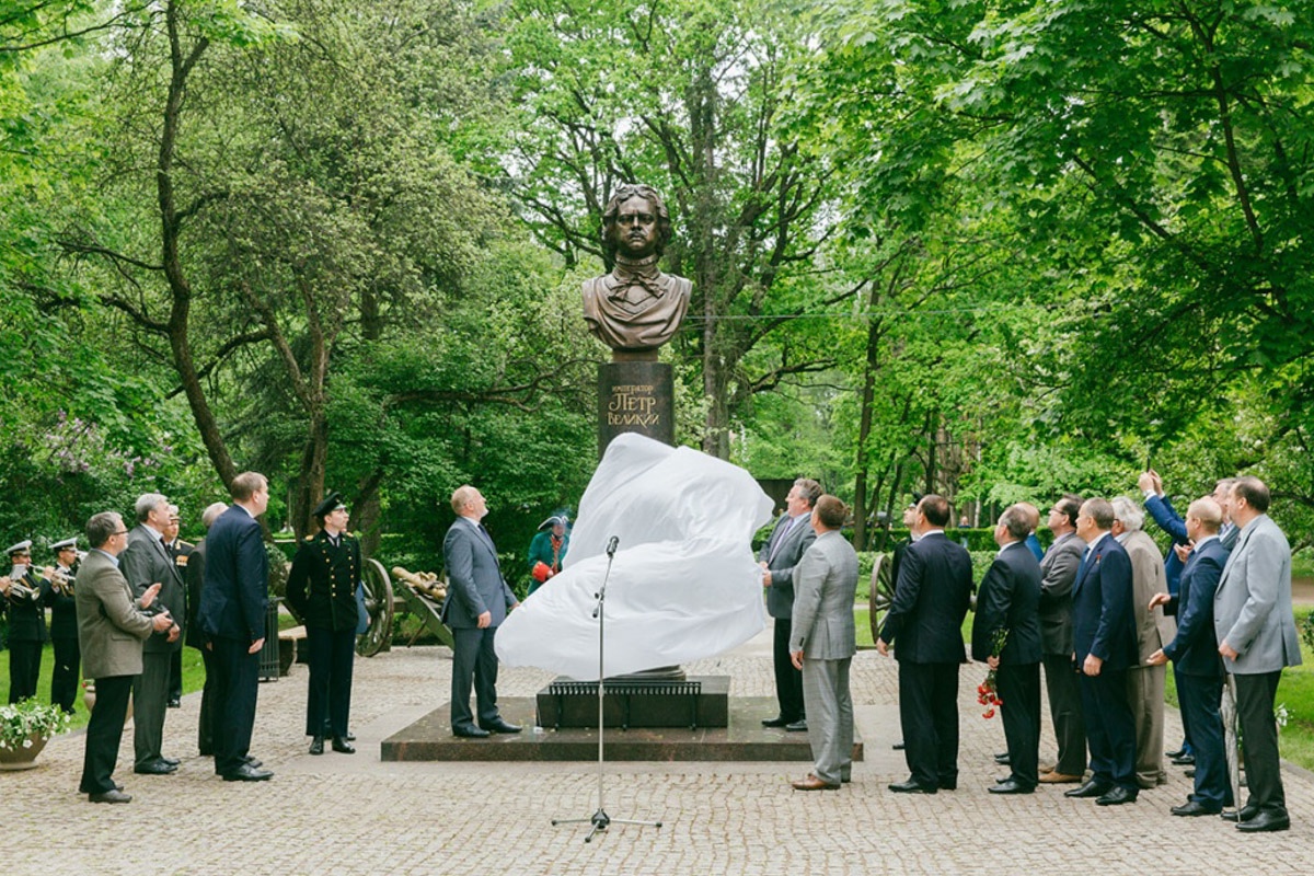 Открытие бюста Петра Великого 