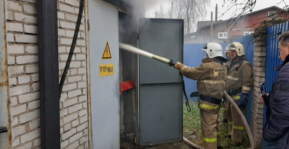 В Новгородской области горел контейнер, гараж, баня, два дома и трансформатор