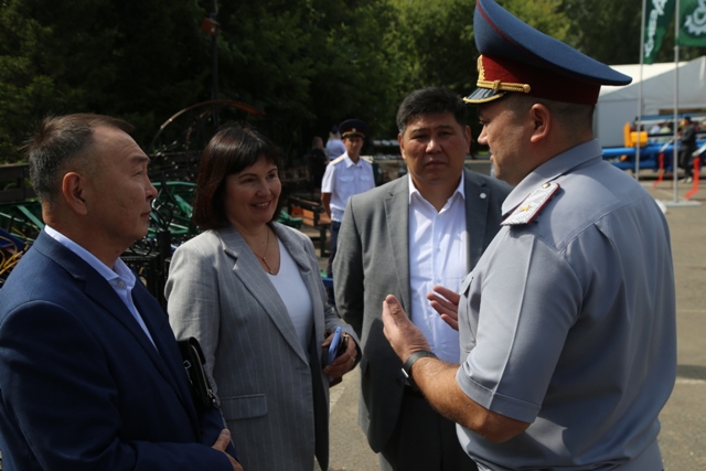 В Омске открылась Сибирская агротехническая выставка-ярмарка «АгроОмск-2025», которую посетил Губернатор Омской области Виталий Хоценко