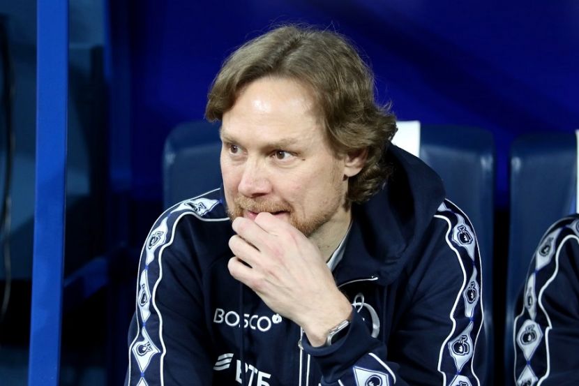 Валерий Карпин