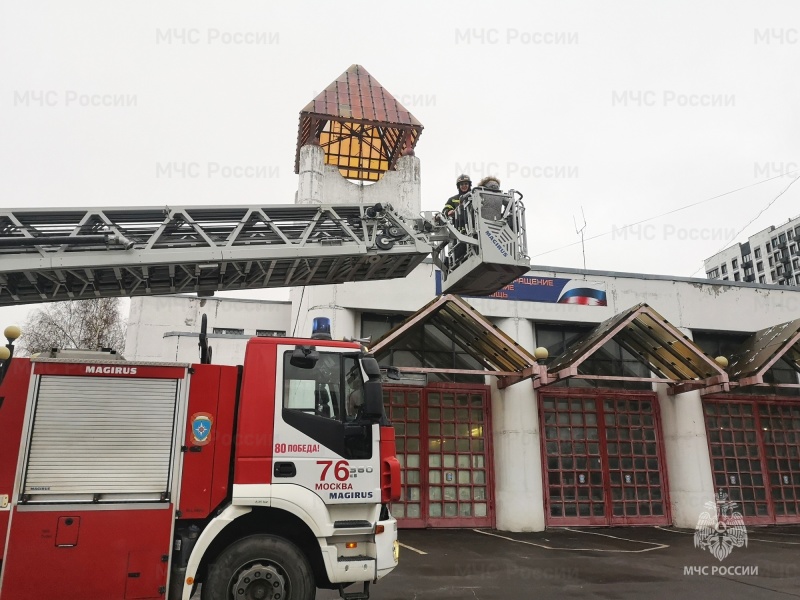 В Новый год пожарные Юго-Восточного административного округа исполнили мечту ребенка