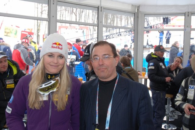 Годы идут, а спорт всегда рядом: Евгений Балышкин в Сочи со звездой горных лыж Линдси Вонн.