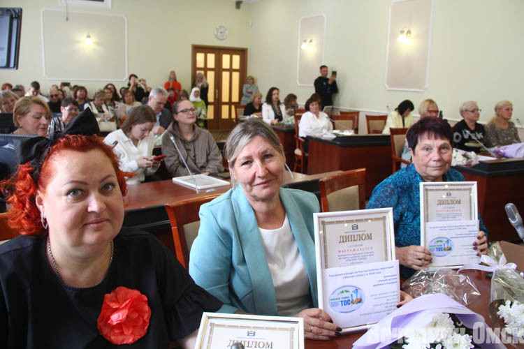 Гномландия, седумы и билет в детство: победителям конкурса «Омские улицы» вручили награды в администрации города