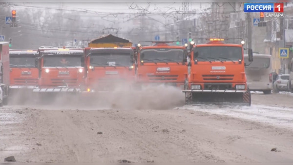 На улицах Самары развернулась масштабная кампания по ликвидации последствий снегопадов