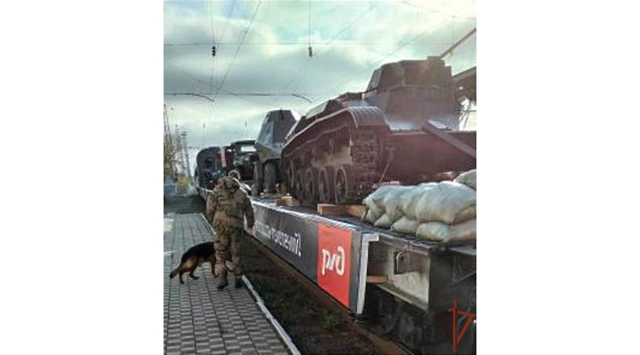 «Поезд Победы» прибыл во Владивосток под звуки военного оркестра Росгвардии 