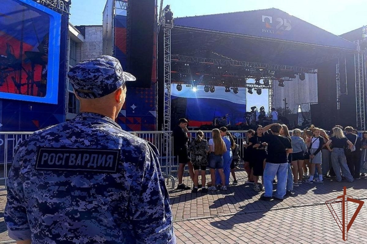 Росгвардия обеспечила безопасность проведения Дня металлурга в регионах Сибири
