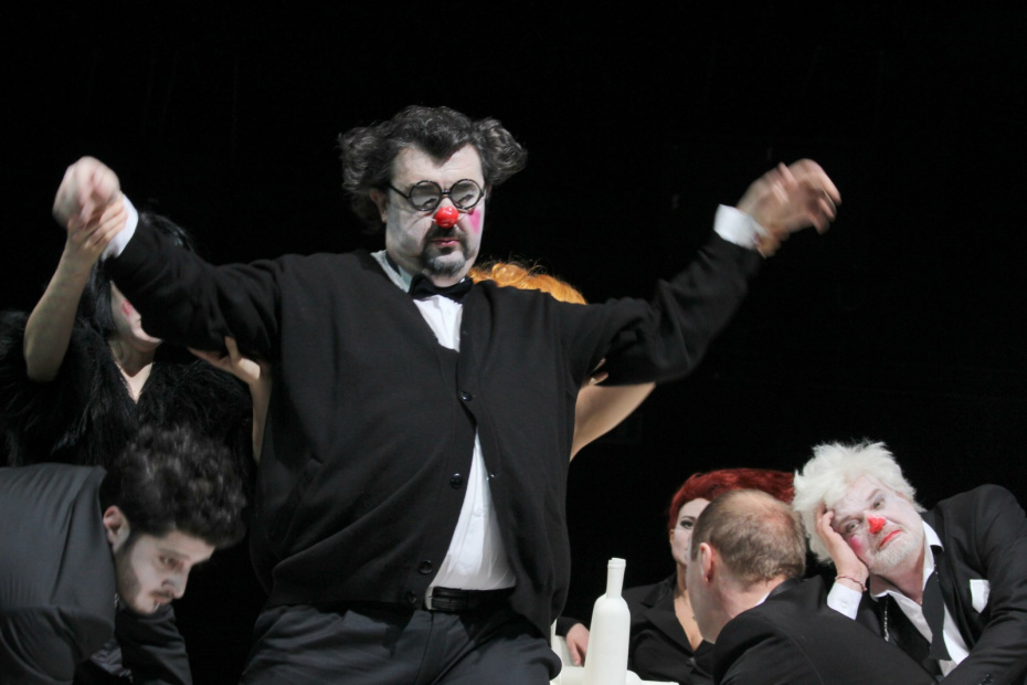 Игорь Золотовицкий в спектакле «Пьяный», 2014 год