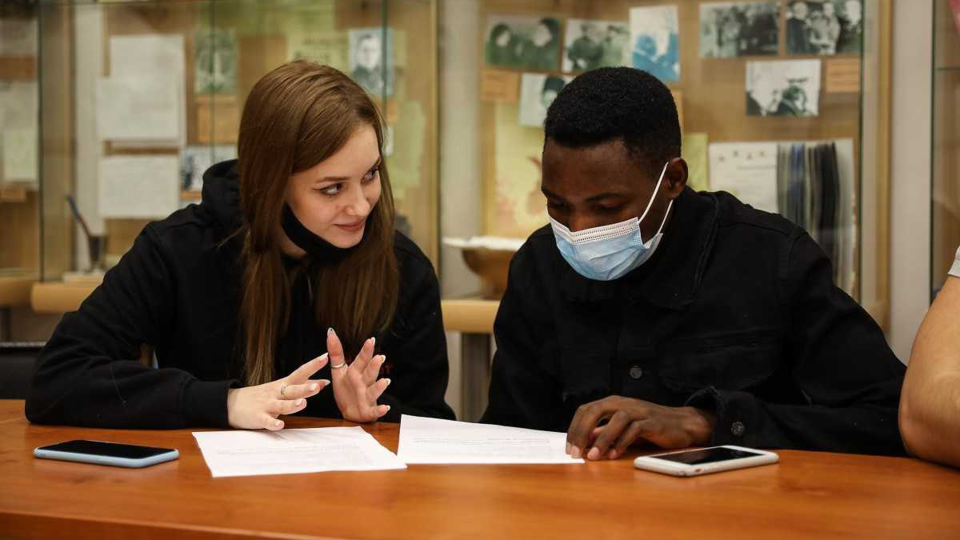 Сдать иностранец. Тестирование мигрантов. Экзамен по русскому языку для иностранных граждан. Сдать иностранец. Экзамен на русский язык для мигрантов.