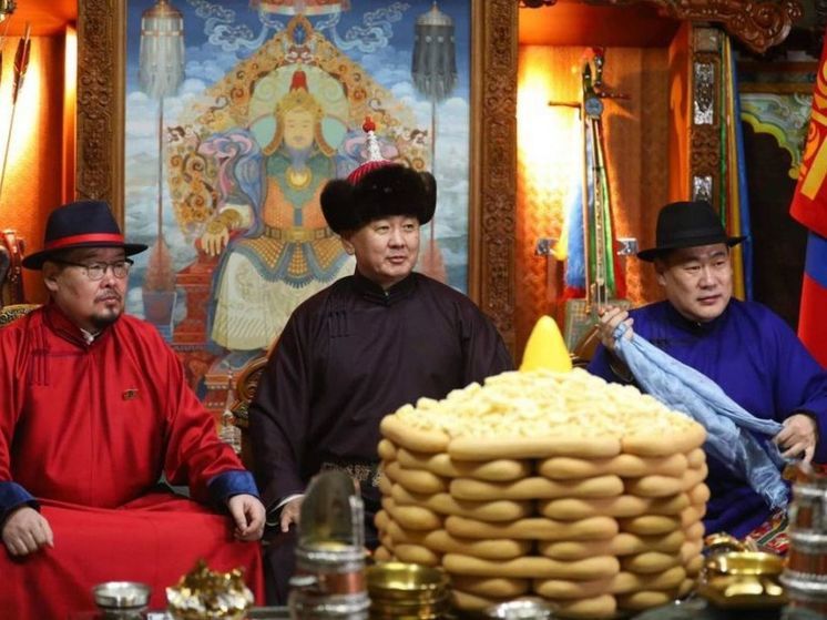 Первые лица Монголии встретили Цагаан сар строго по ритуалу