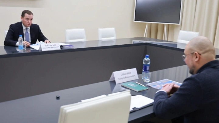 Развитие Новой Земли: Александр Цыбульский провел рабочую встречу с Андреем Симовиным