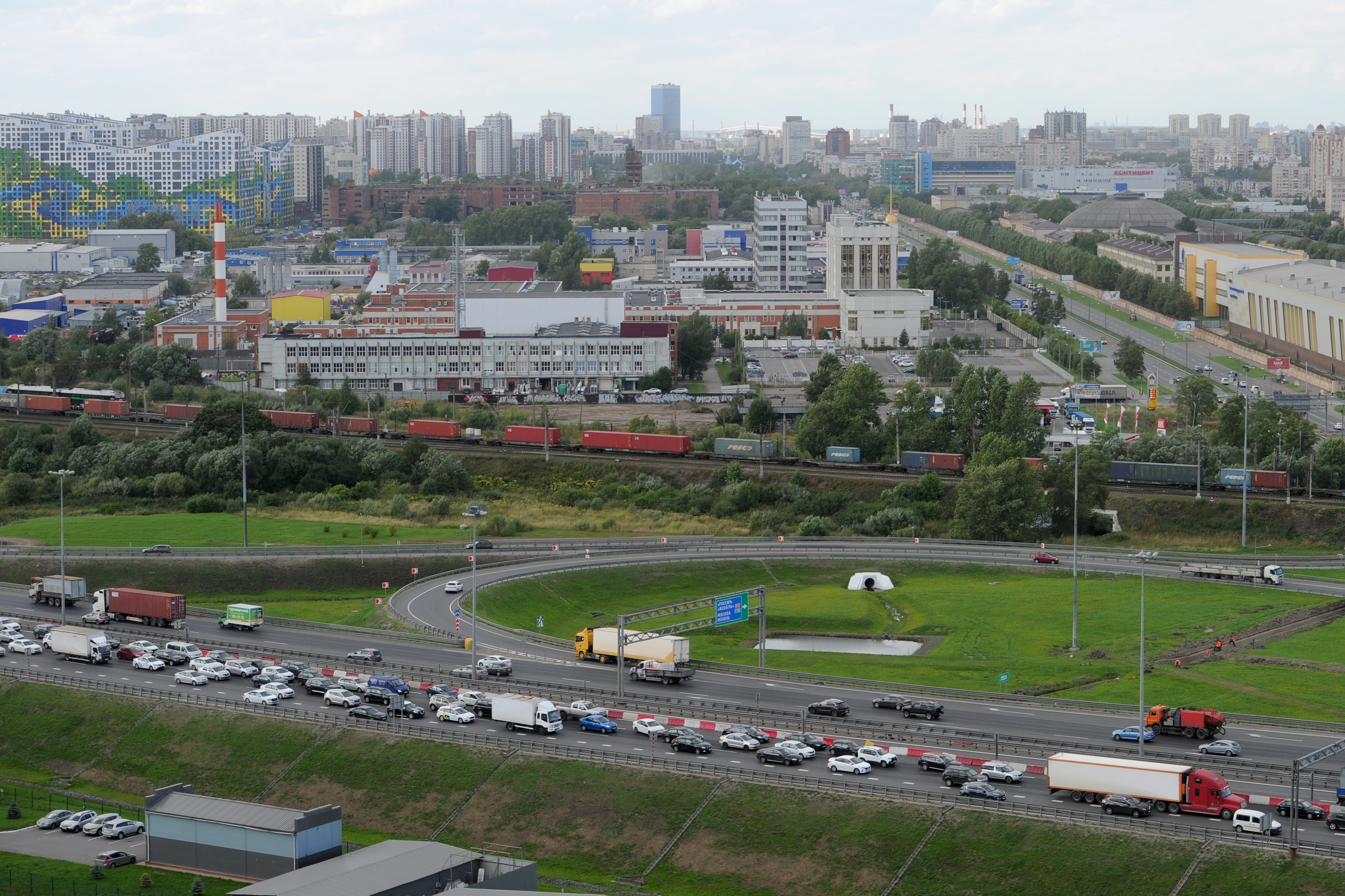 Спб встанешь. Кольцевая развязка. КАД Санкт-Петербург. Новосибирская Кольцевая автомобильная дорога. Пробки Кольцевая дорога и Ярославское шоссе.