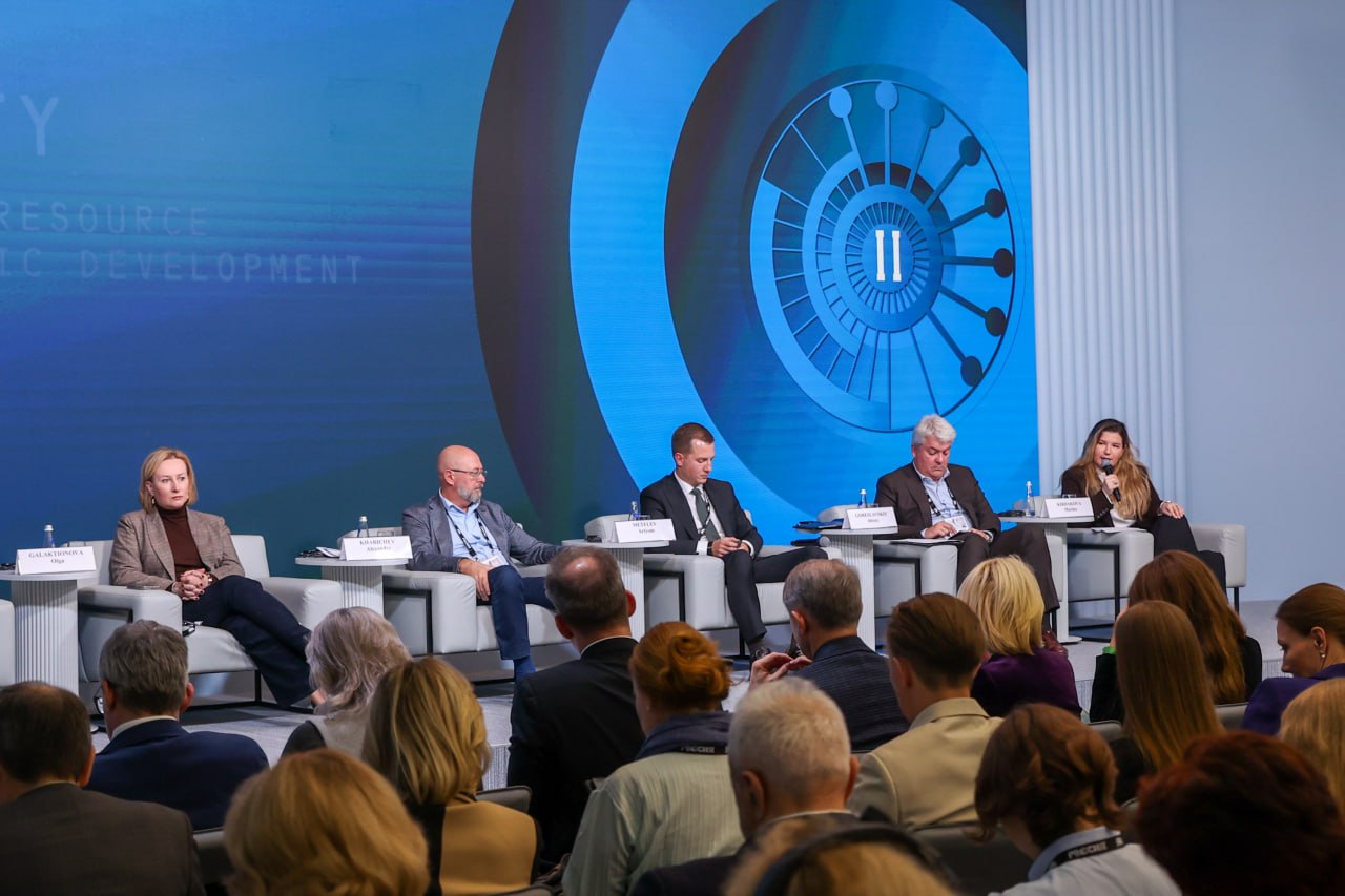 «Росатом» принял участие во II международном симпозиуме «Создавая будущее»