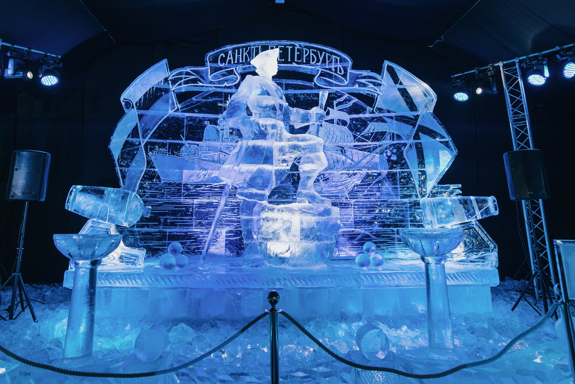 Парк ледовый в санкт петербурге. Кронштадт лед. Кронштадт лед. Ледовые скульптуры в кронштадте. Фестиваль ледовых скульптур в кронштадте.