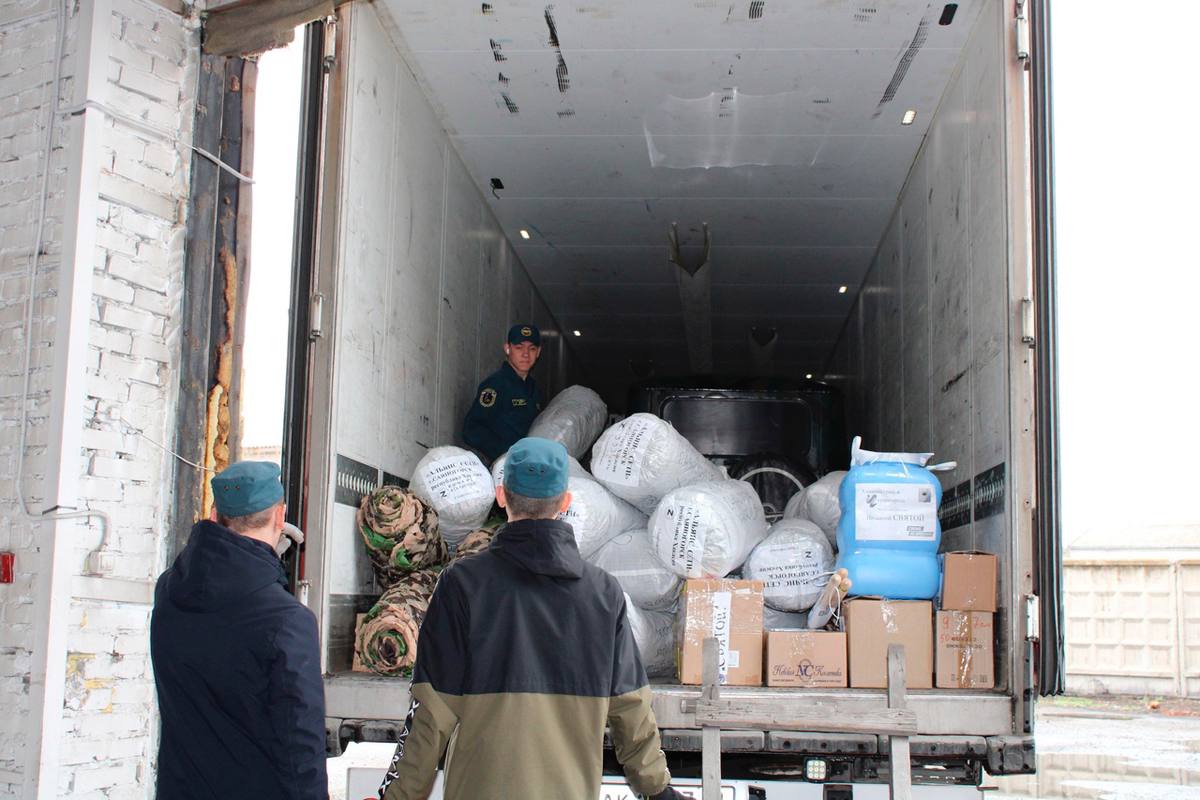 Жители Республики Хакасия отправили около 20 тонн имущества бойцам на СВО, фото 3