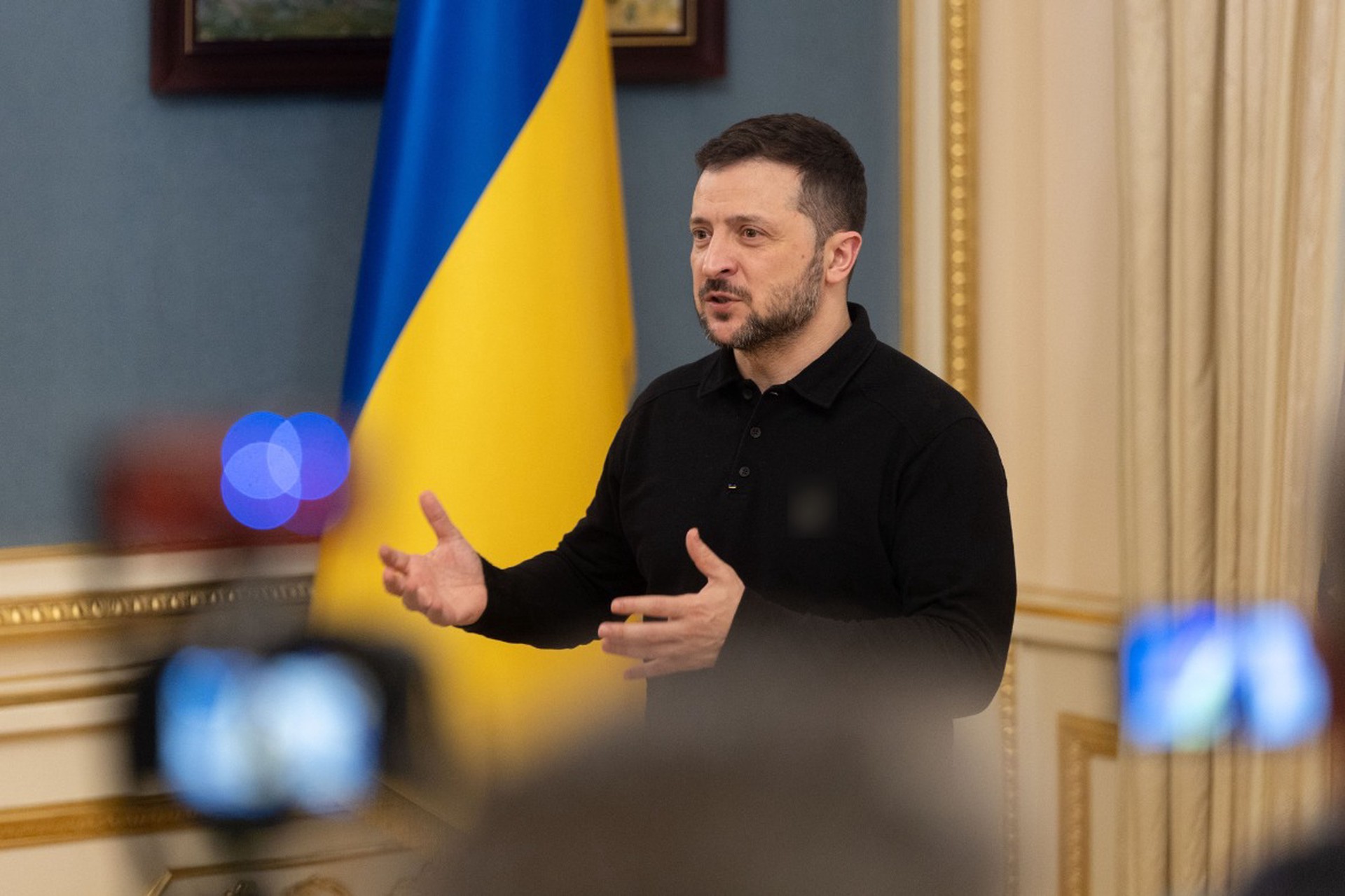 Экс-депутат Рады объяснил, почему Зеленский тянет с ответом на перемирие 8–9 мая