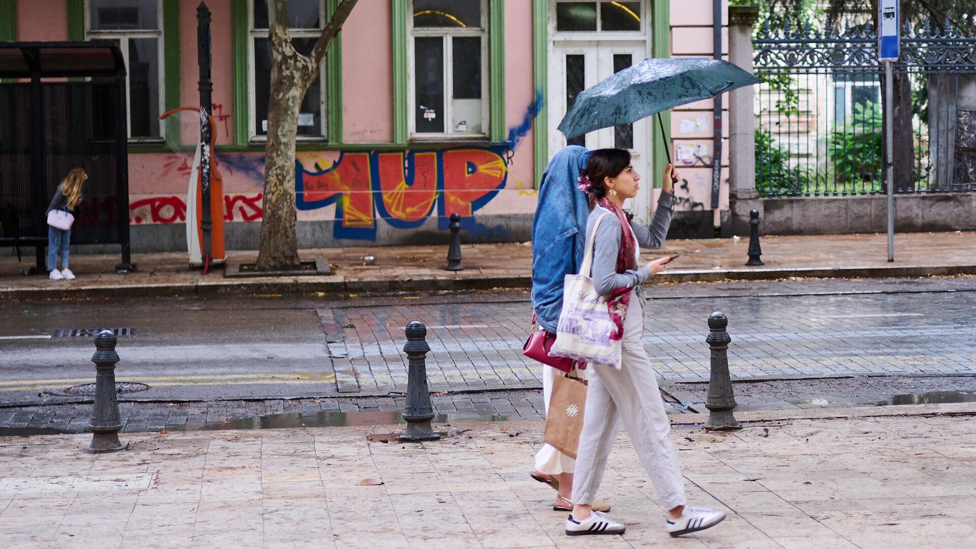 Дождливая погода - Sputnik Грузия, 1920, 05.12.2025