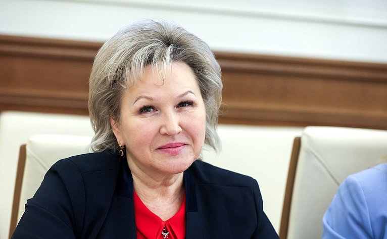 Елена Писарева