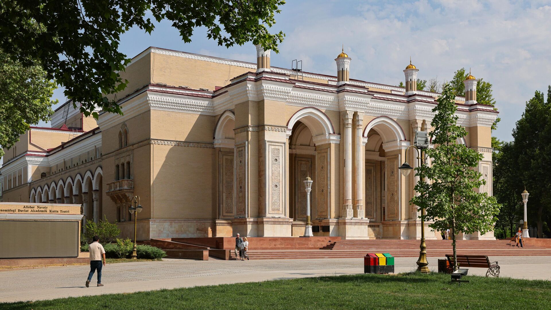  Государственный академический большой театр имени Алишера Навои (ГАБТ) - Sputnik Узбекистан, 1920, 22.09.2025