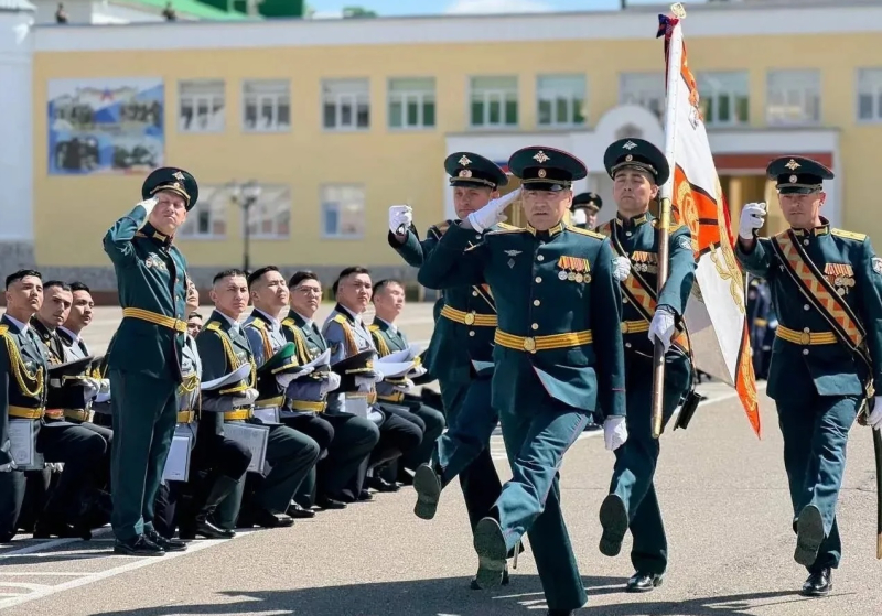 Сергей Ситников поздравил с днем рождения Военную академию РХБЗ