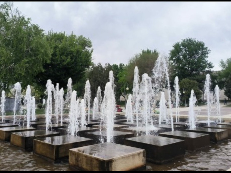 В Астрахани 1 мая запустили фонтаны