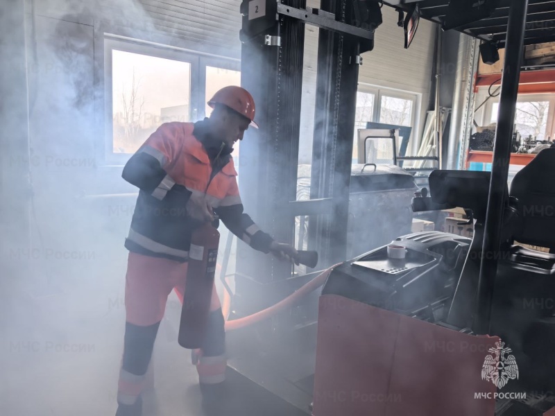 На одном из промышленных объектов города Ростова Великого прошли пожарно-тактические учения