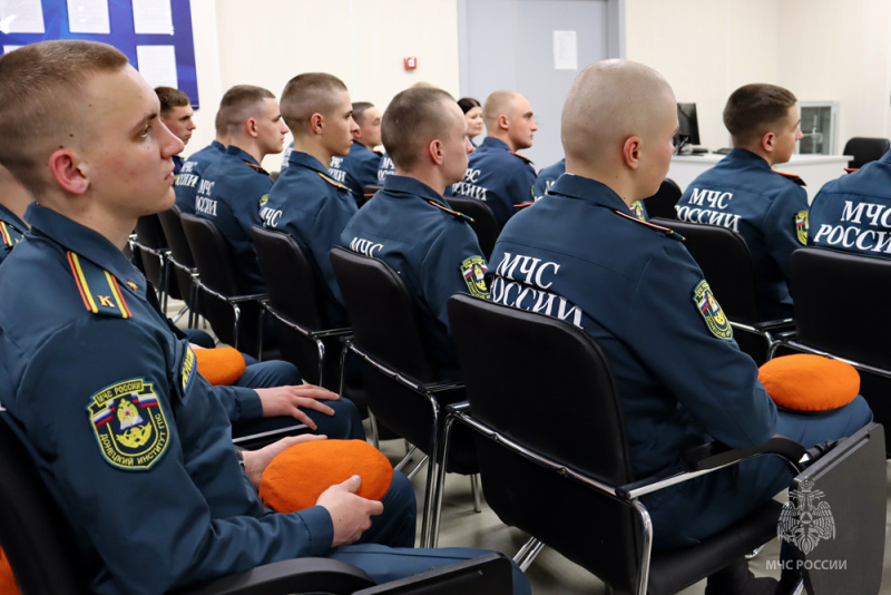 В регионах Донбасса обсудили вопросы обеспечения безопасности и наградили отличившихся сотрудников МЧС России