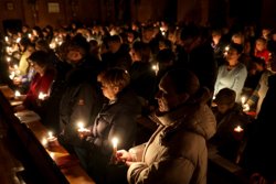 Во всех православных странах это священное действо транслируют в прямом эфире