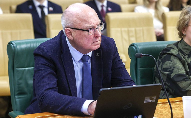 Заседание Совета по вопросам развития Сибири при Председателе Совета Федерации на тему «Сибирская экономика – от сырьевой к высокотехнологичной»