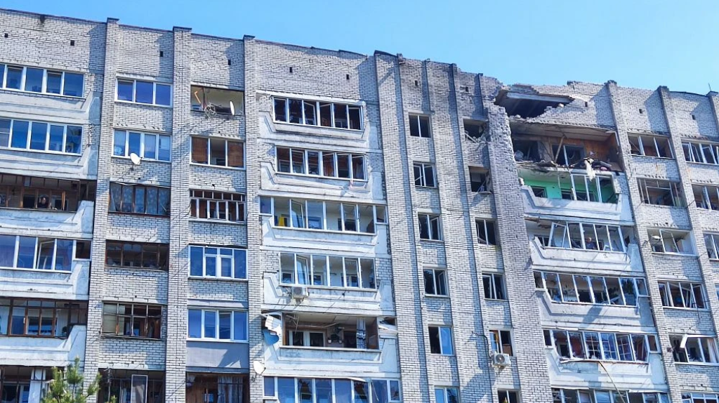 Появились фотографии с места беспилотной атаки в Брянске