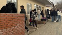 Без зала ожидания, но с ковром. Жители Черни недовольны закрытием здания автостанции