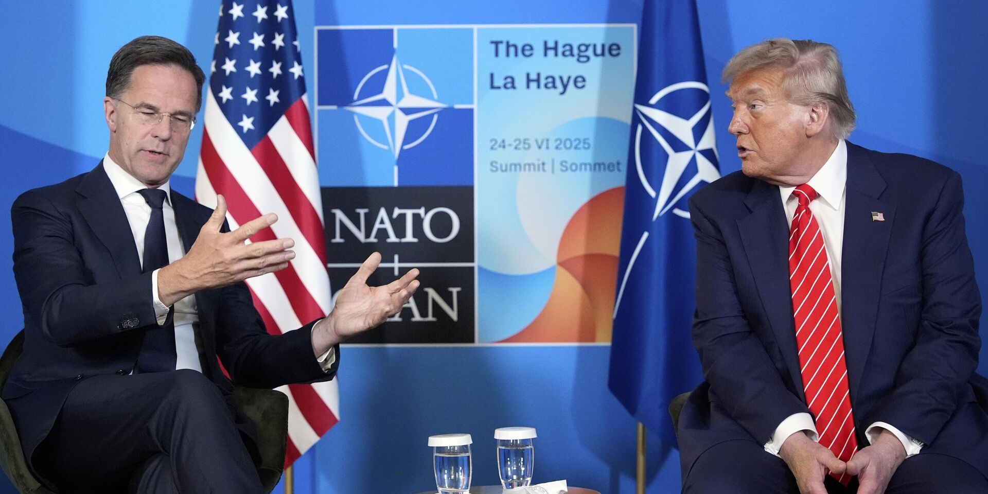 Президент США Дональд Трамп на встрече с генеральным секретарем НАТО Марком Рютте на саммите НАТО - ИноСМИ, 1920, 21.04.2026
