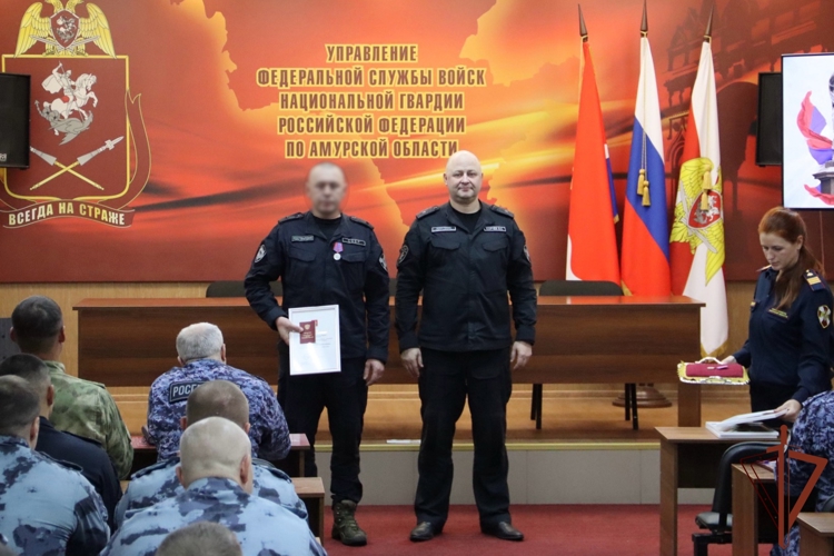 Росгвардейцы на Дальнем Востоке приняли участие в праздновании Дня народного единства 