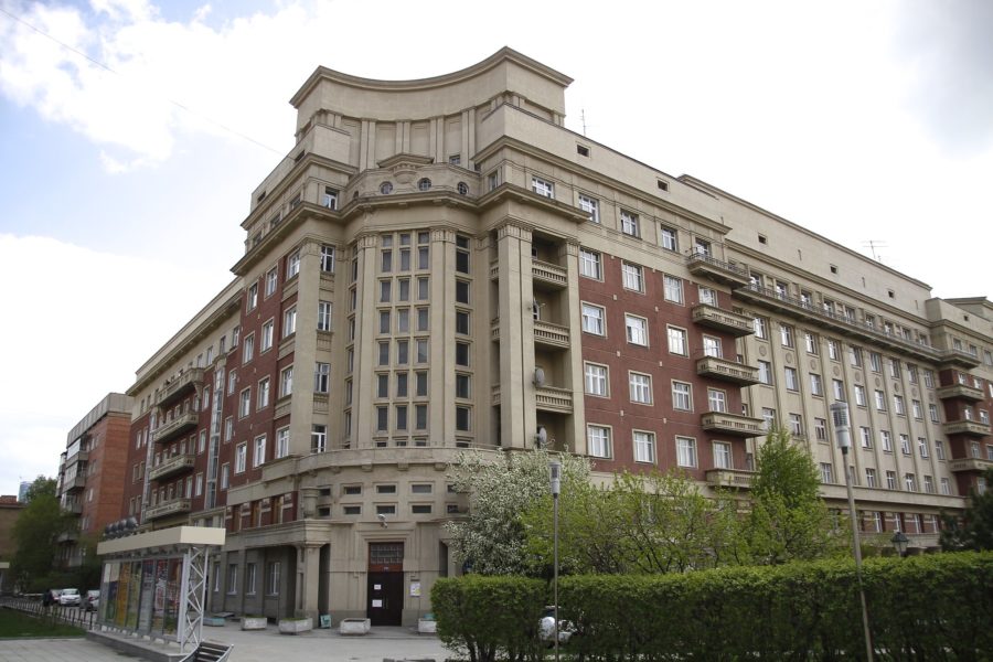 100 квартирный дом в новосибирске фото Prosecutor's office organized check upon a collapse of a facade of a hundred-apa