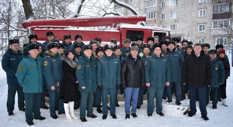 В Омутнинске появился памятник пожарному автомобилю