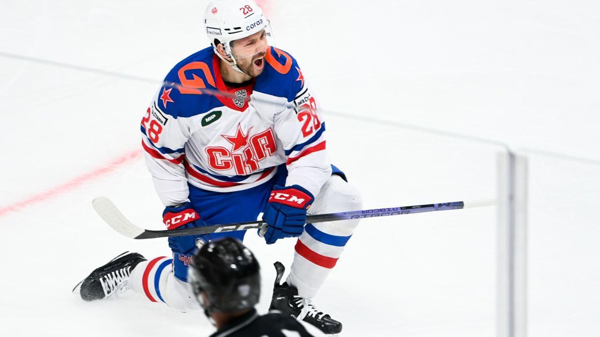 Новый игрок ска. Вратарь команды ска. Хоккеисты ска фото. Ска цска. Толчинский хоккеист ска.