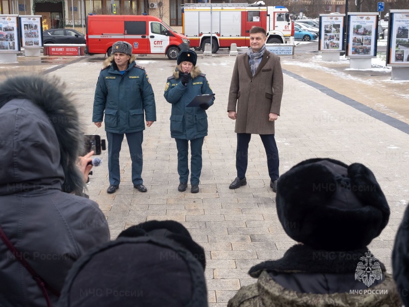 В Зеленограде открыли фотовыставку, посвященную 35-летию МЧС России