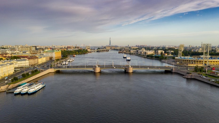 Спб временная. Ночной Питер вид сверху мост. Мост который разводится в Питере самый главный. Тучков мост график разводки. Рисунок разводного моста в Питере.