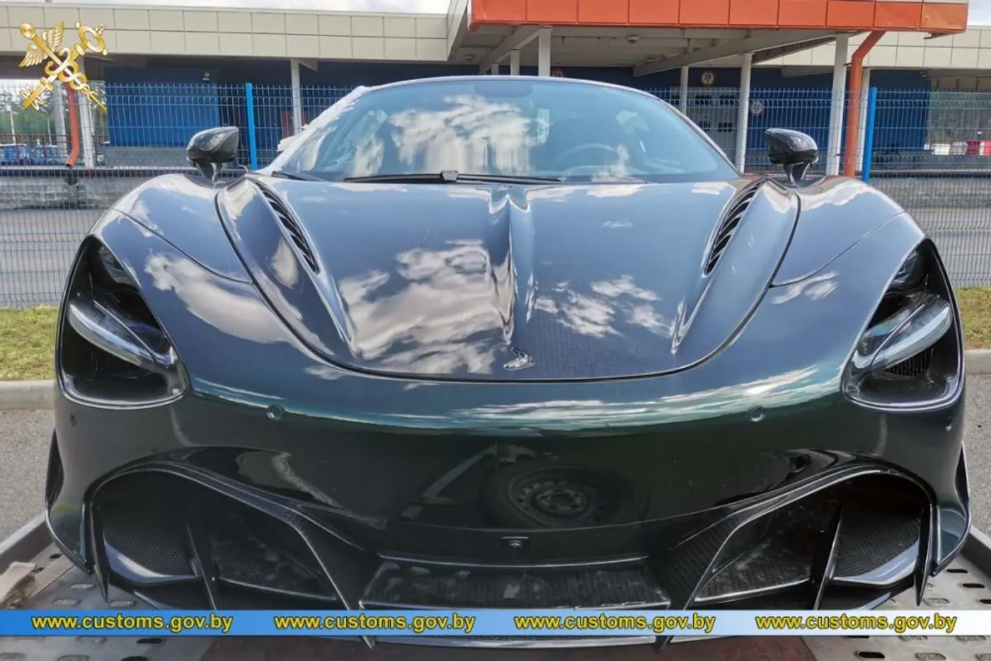 В Беларуси повторно продают конфискованный McLaren 720S Spider. Насколько подешевел?