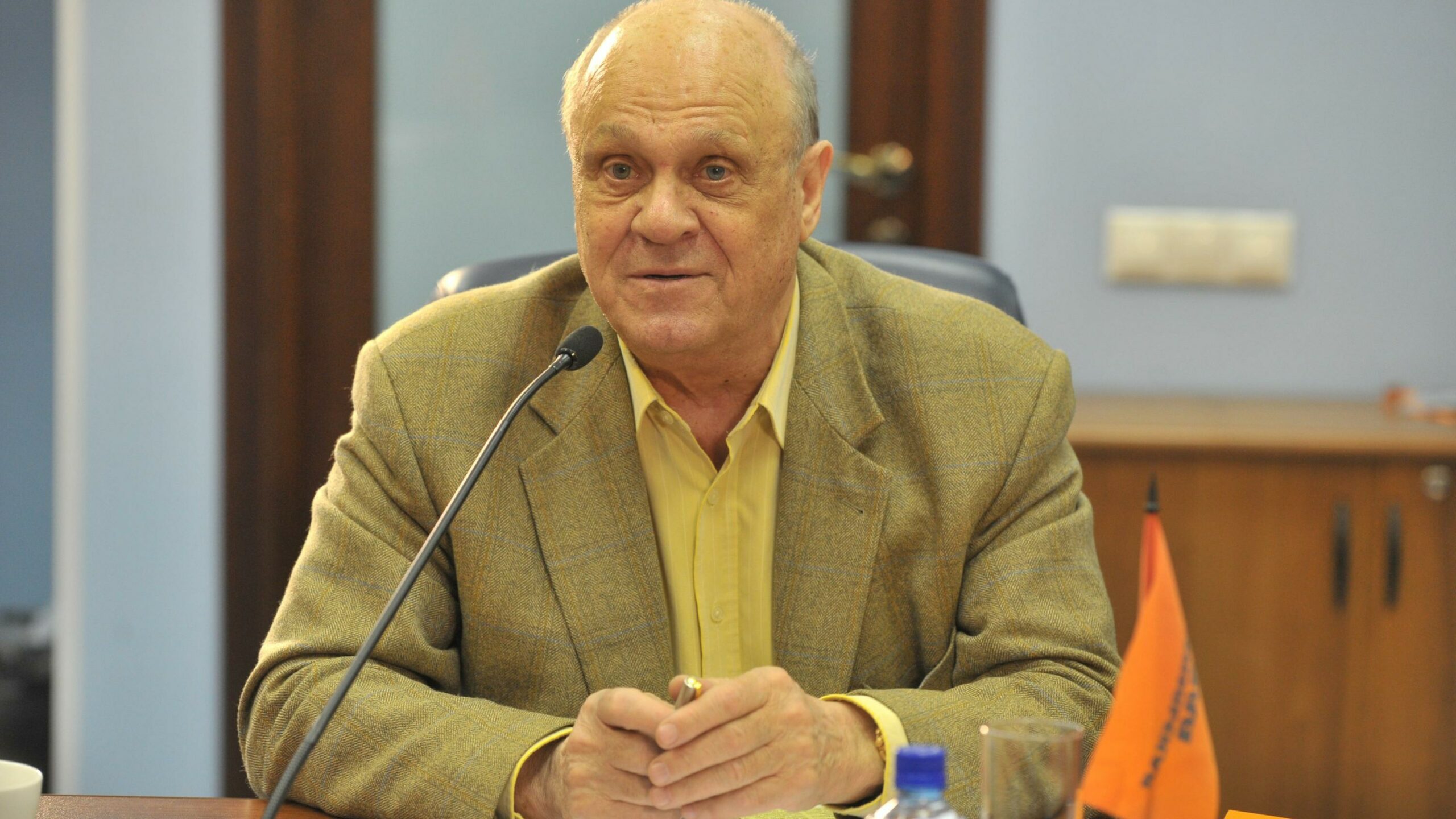 сколько лет меньшову владимиру. меньшов и алентова в молодости. вера алентова владимир меньшов и юлия меньшова. сколько лет меньшову владимиру. сколько лет меньшову владимиру.