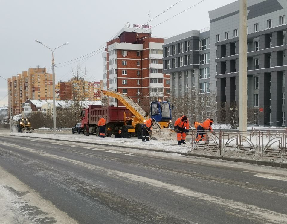 Выходные иркутск. Дорожные работы. Городская среда. Снег. Техника для уборки улиц.