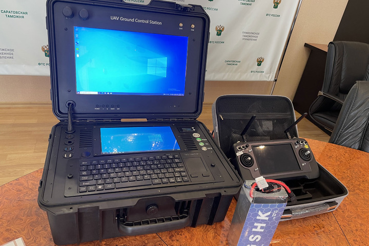 Таможенники передали на нужды СВО пульт и станцию управления дроном