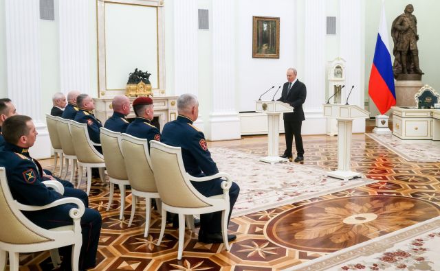 Он пришел к Президенту в краповом берете - фото 1