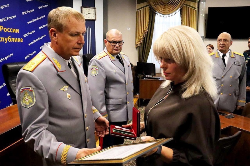 Заместитель главы МЧС России Алексей Кострубицкий с рабочим визитом посетил Донецкую Народную Республику