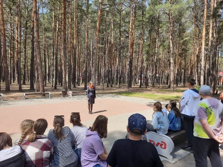 Дол имени гагарина барнаул. Лагерь гагарин евпатория. Дол гагарин отзывы. А гагарина. Лагерь имени гагарина киров.