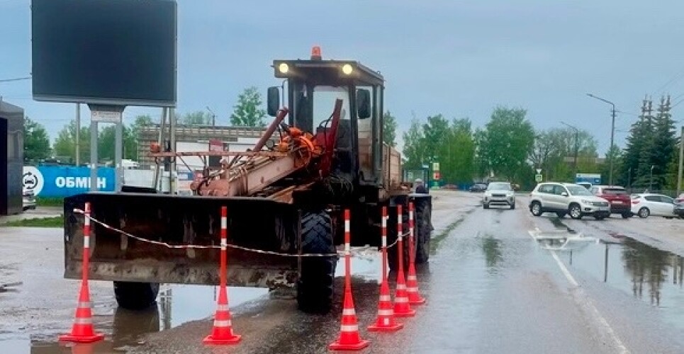 В Новгородской области экскаватор сбил пенсионерку