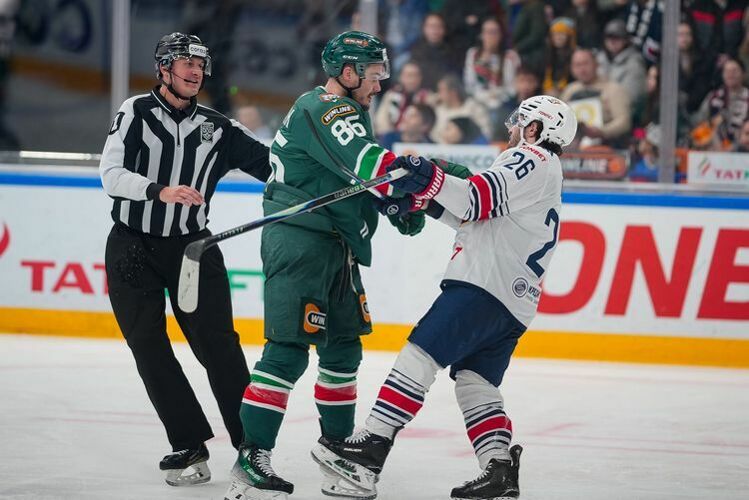 В регулярном чемпионате команды встречались осенью, счет равный — 2–2