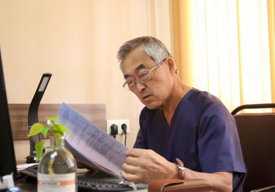 Юрий Тен на рабочем месте