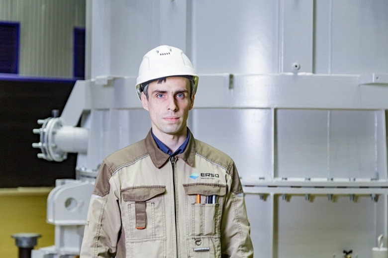 Инженер-испытатель вакансии сергиев посад. Airbus a350 пилот. Штурмана сухой суперджет-100. Бортинженер игорь фисенко. Космический биолог.