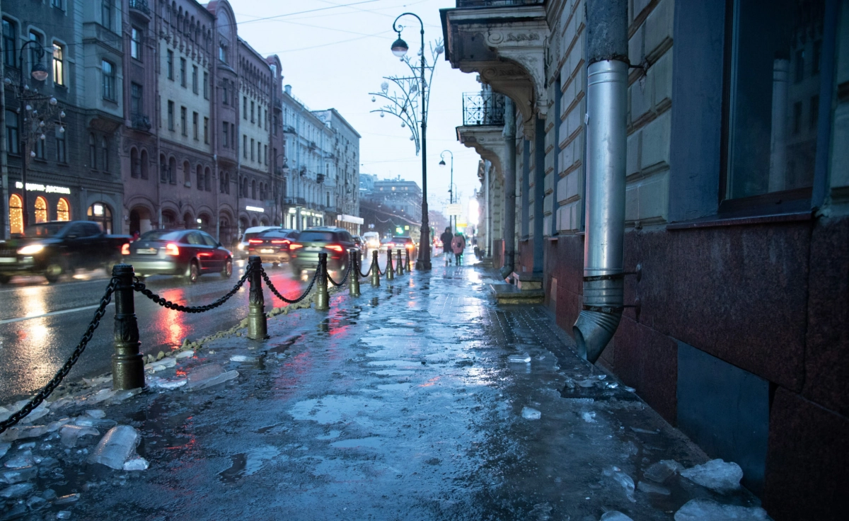 Превентивный удар по гололеду: как Петербург готовит дворы и метро к прогнозируемому потеплению - tvspb.ru
